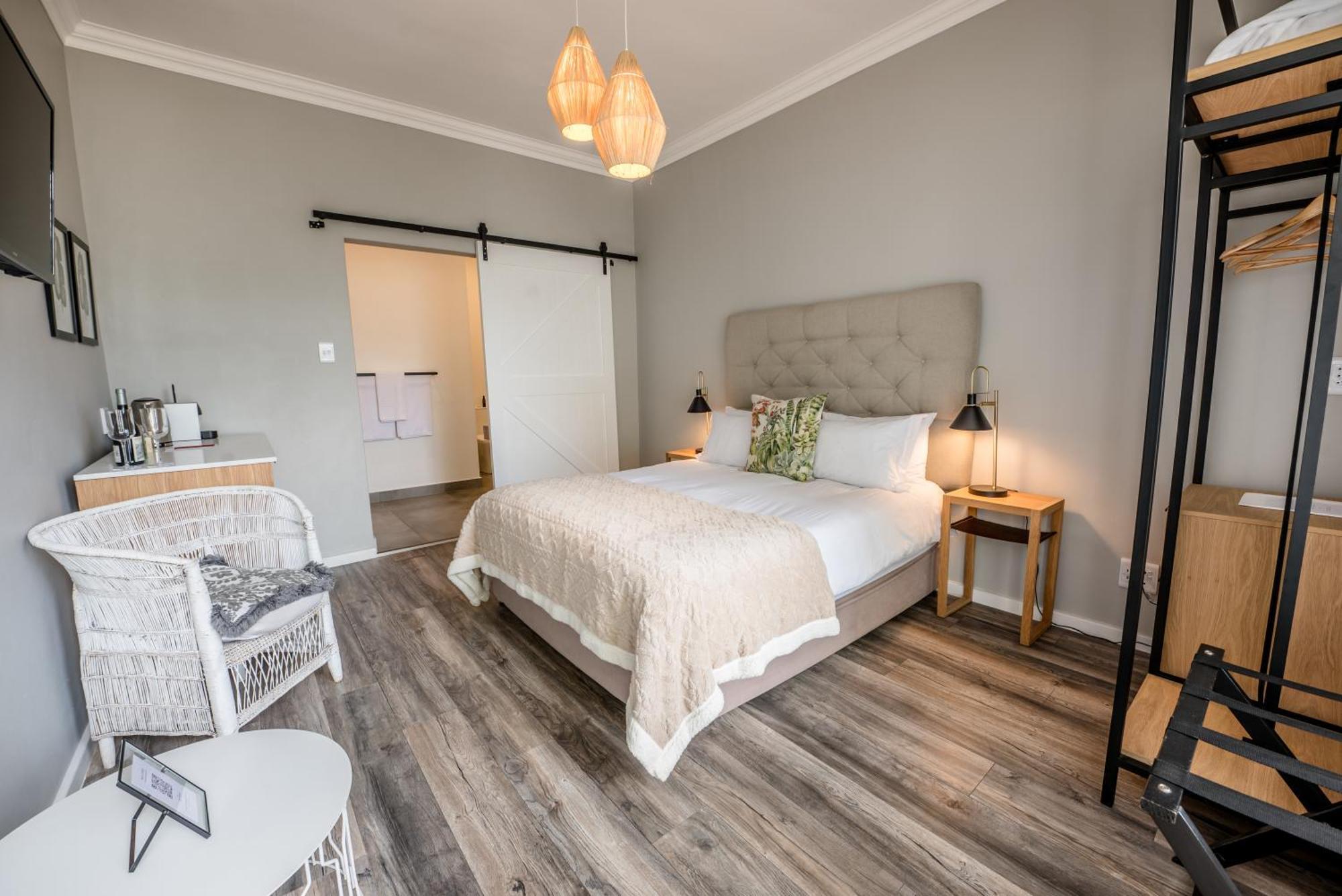 Corner House Gasthof 3*